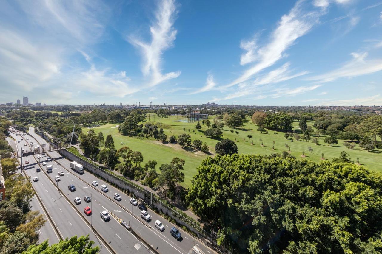 Meriton Suites Waterloo Сидней Экстерьер фото The Domain, Melbourne