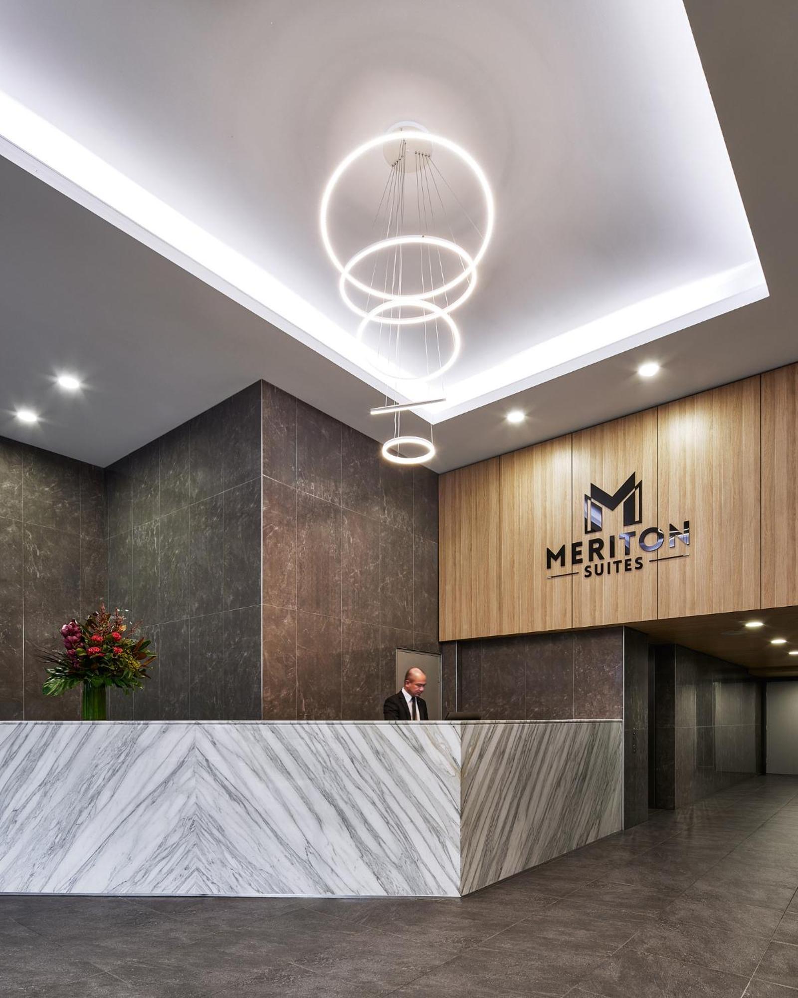 Meriton Suites Waterloo Сидней Экстерьер фото Meriton Suites