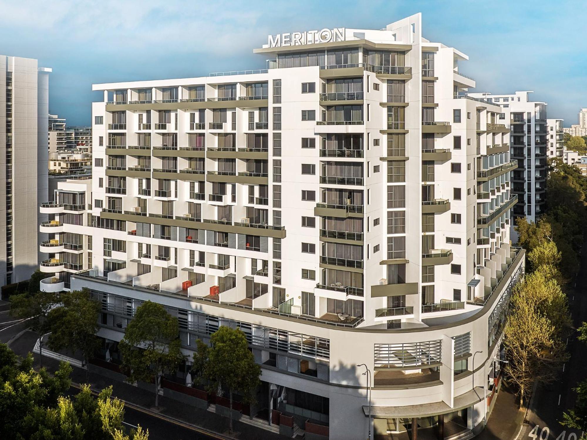 Meriton Suites Waterloo Сидней Экстерьер фото Merrion, 2014