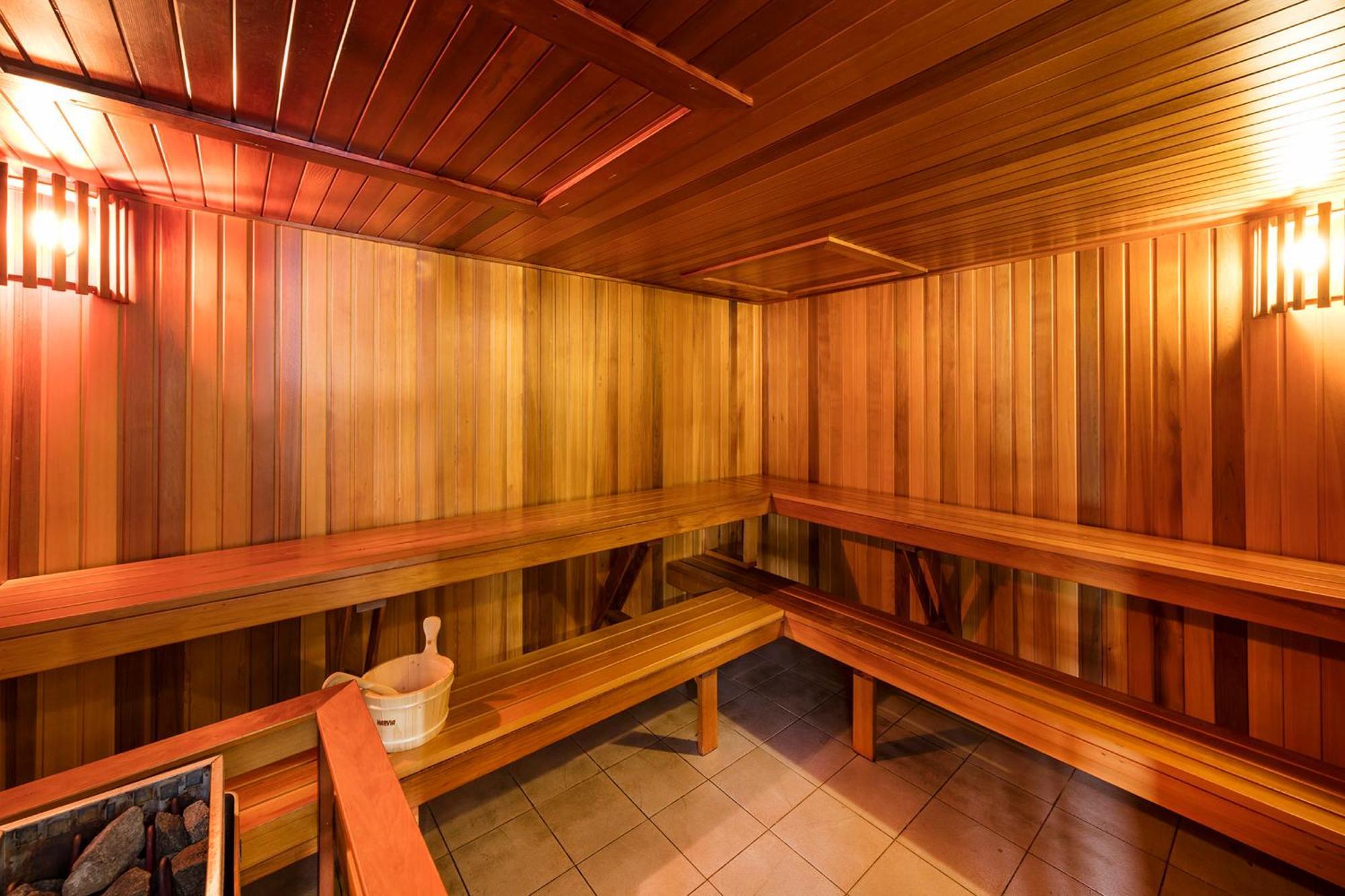 Meriton Suites Waterloo Сидней Экстерьер фото A Finnish sauna