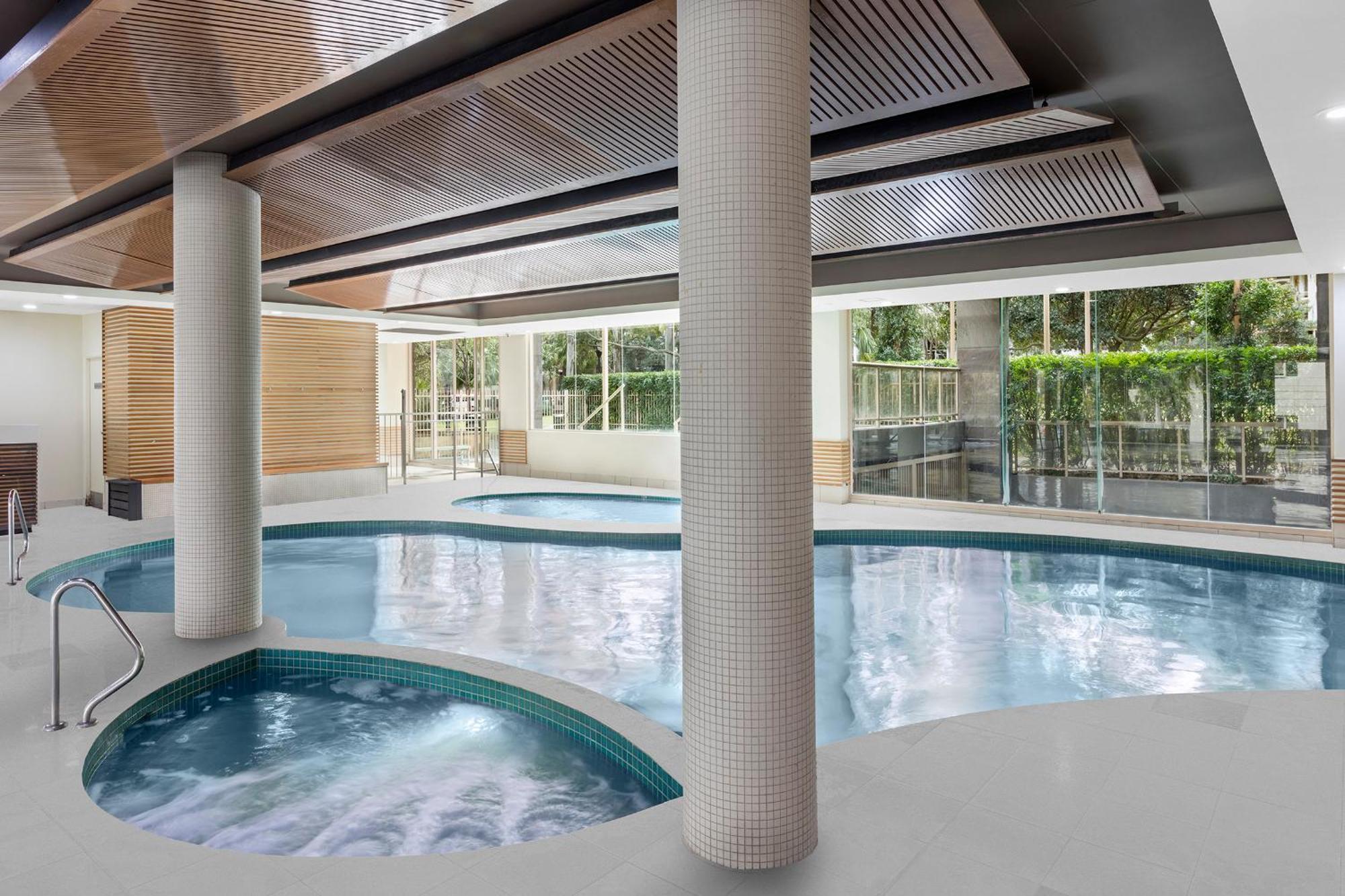 Meriton Suites Waterloo Сидней Экстерьер фото The pool at the University of Western Australia
