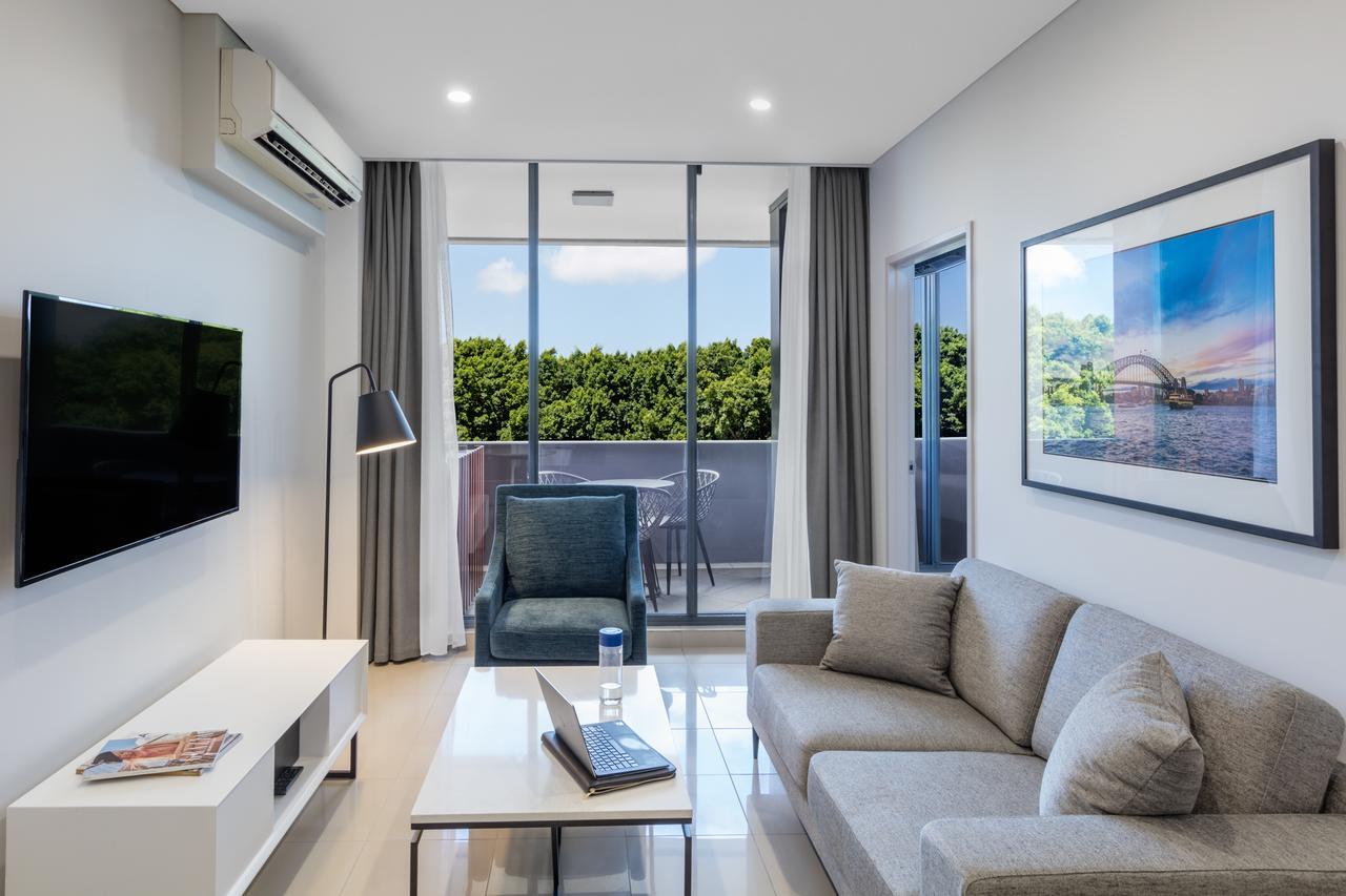 Meriton Suites Waterloo Сидней Экстерьер фото