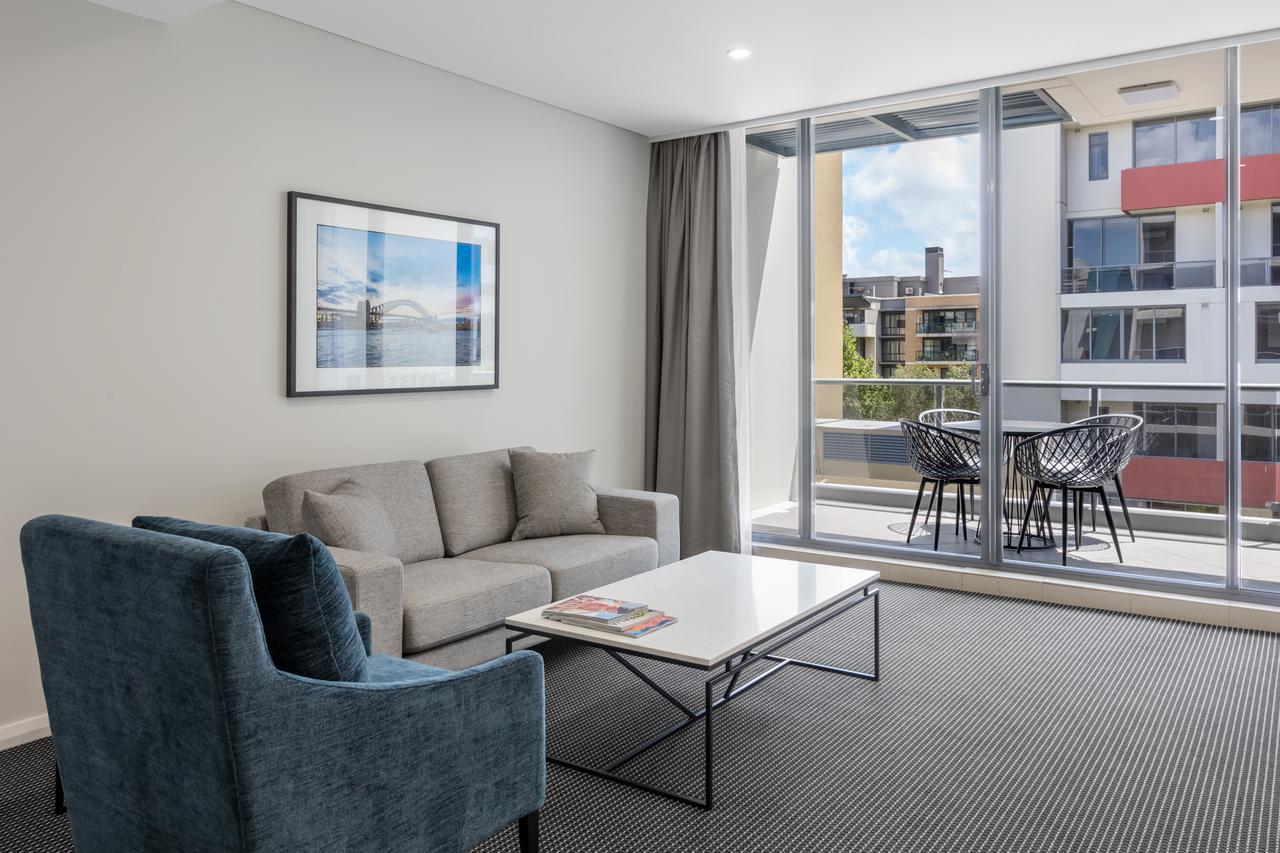 Meriton Suites Waterloo Сидней Экстерьер фото